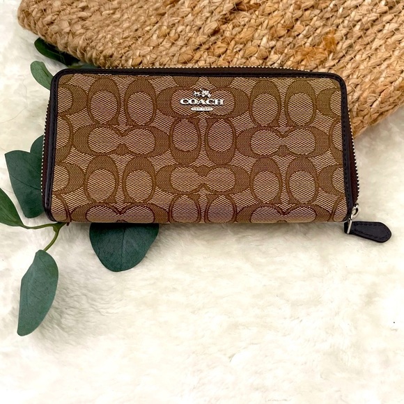 Coach Brown Signature Wallet - Picture 5 of 11